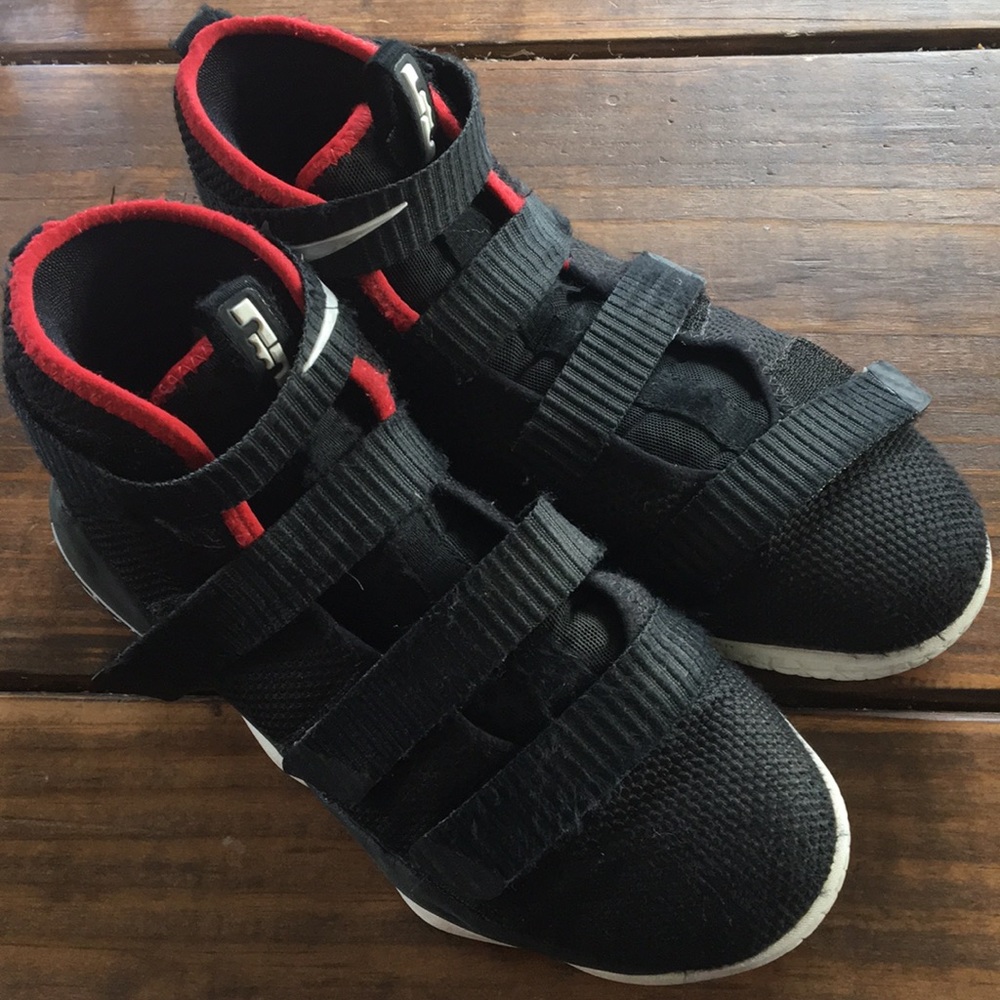 LeBron James boys basketball shoes size 3